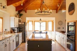 Southwestern Desert Escape/Pool/Hot Tub/Sleeps 12