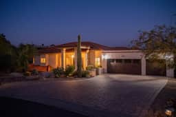 Southwestern Desert Escape/Pool/Hot Tub/Sleeps 12